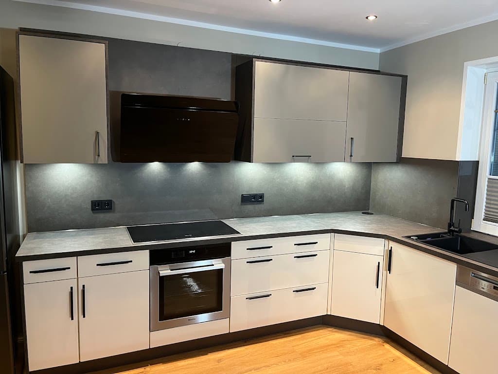 Armin Metzger- Küchenmontagen