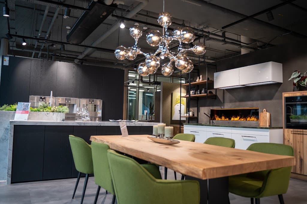 PLANA Küchenstudio München-Süd
